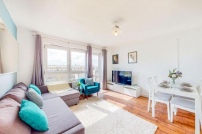 Apartment near to Tower Bridge with Free Parking & view of the Shard